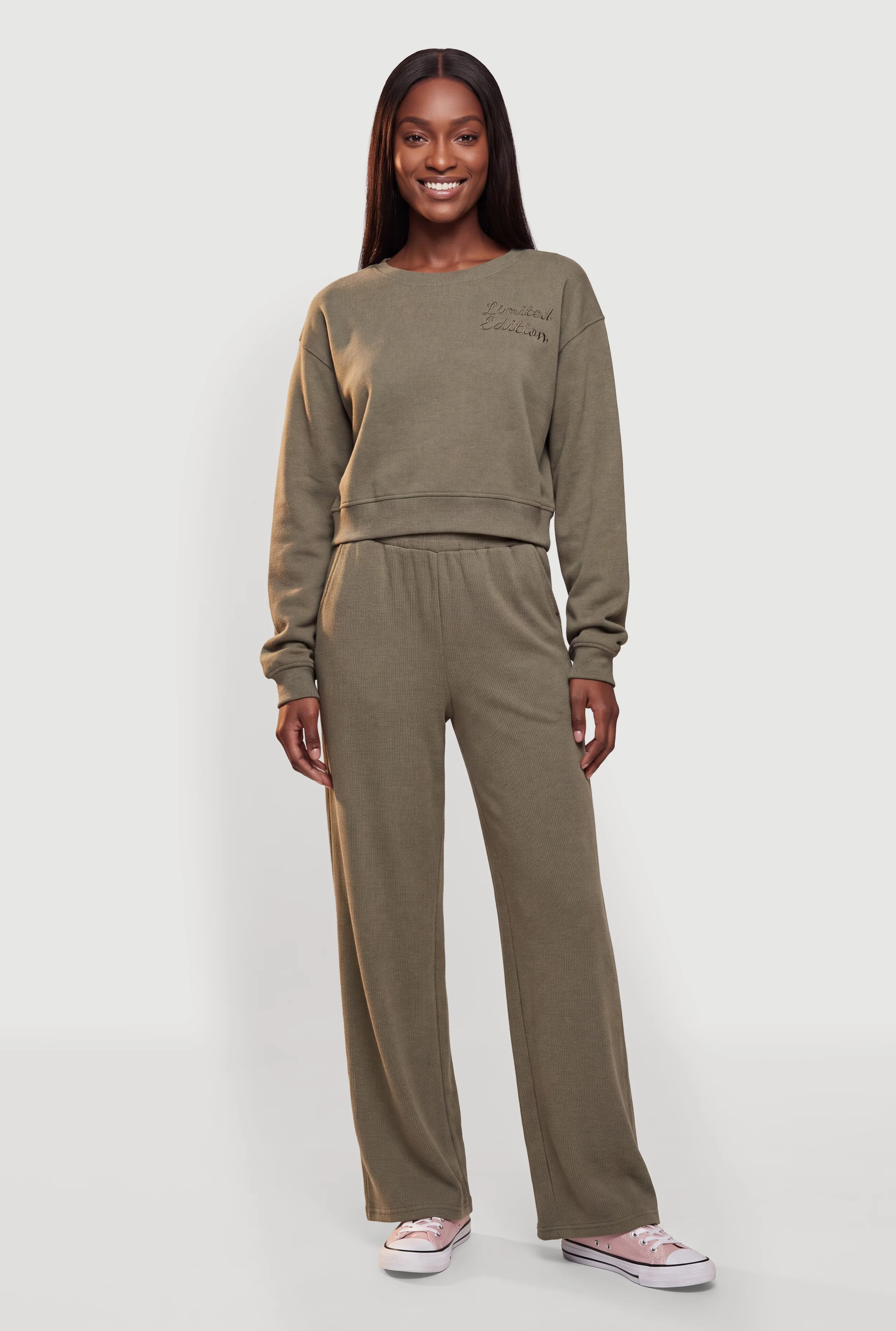 Wide-Leg Mid Rise Solid Sweatpants with Pockets Pull On Style