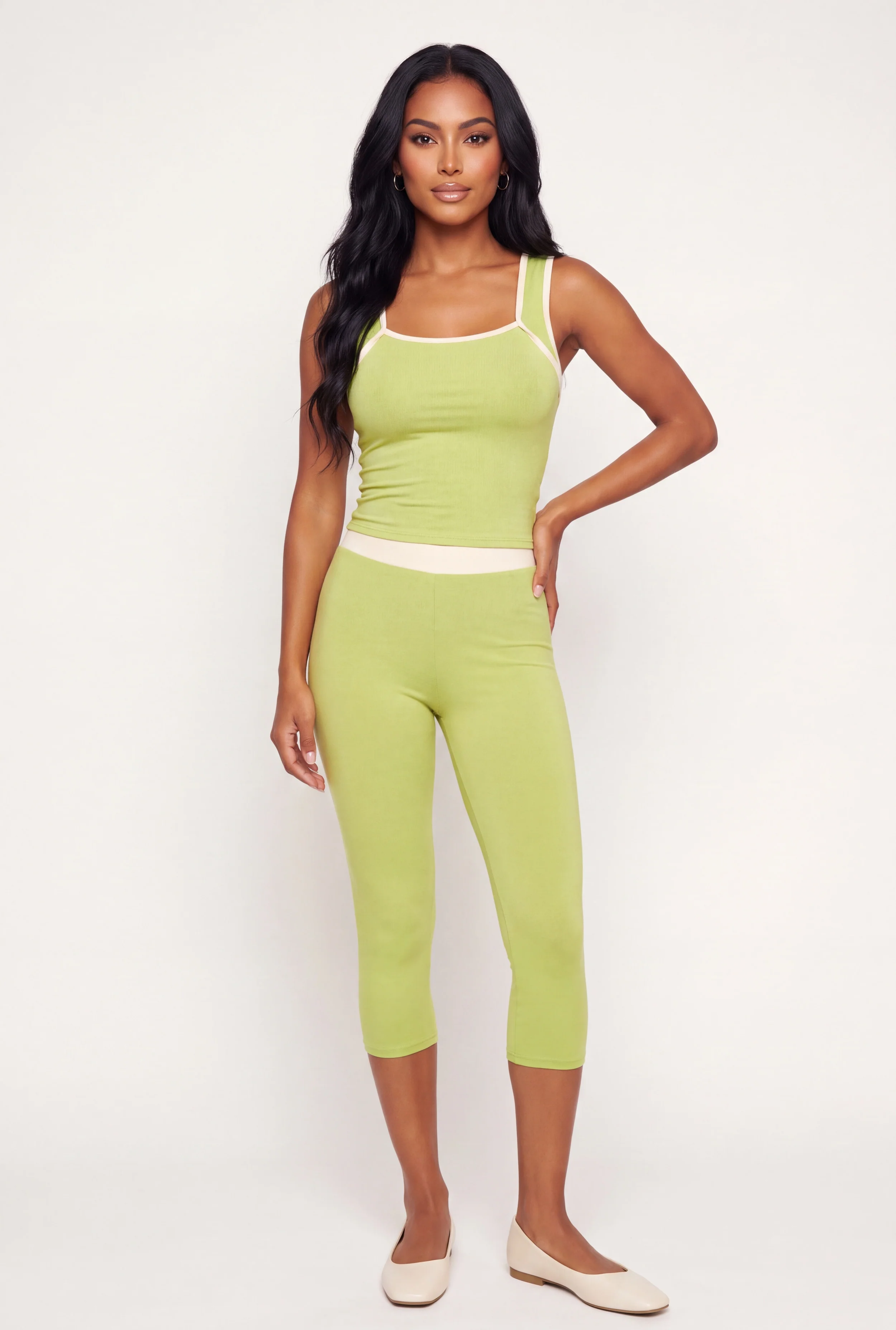 Contrast Trim Capri Leggings